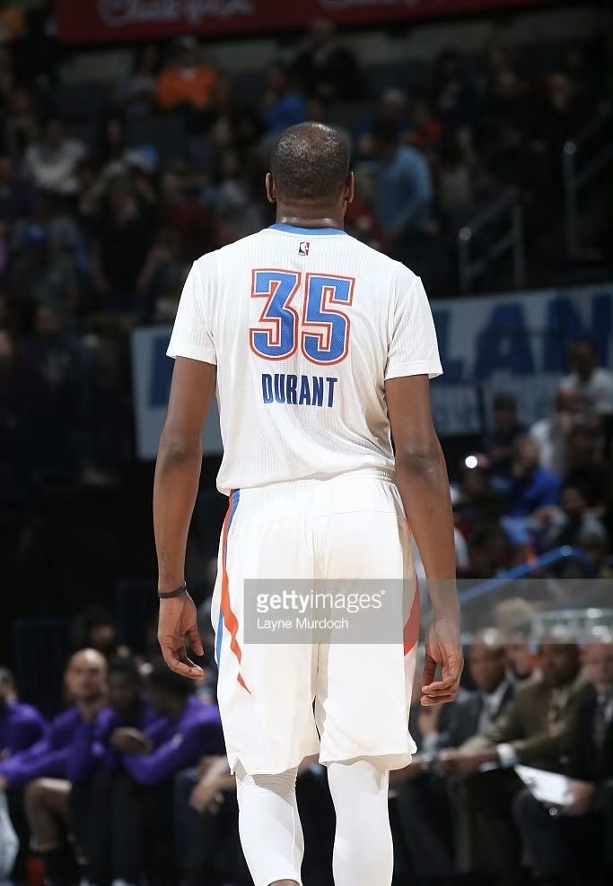 俄克拉荷马雷霆发布备战花絮;转会期篮板制胜;全明星赛任务艰巨;医务组通报恢复的简单介绍 俄克拉荷马雷霆发布备战花絮;转会期篮板制胜;全明星赛任务艰巨;医务组通报恢复的简单介绍