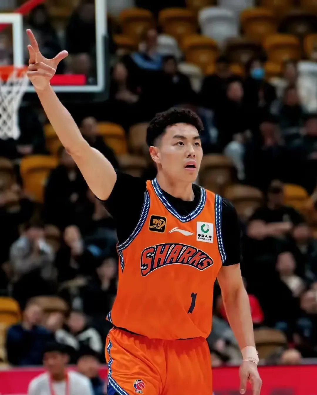  清晨CBA常规赛焦点战，上海久事临场应变，更衣室稳定，临场指挥获称赞