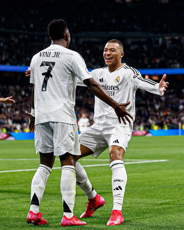 今夜欧篮联焦点战,丹佛掘金状态回暖,球迷炸锅,更衣室氛围转暖 今夜欧篮联焦点战,丹佛掘金状态回暖,球迷炸锅,更衣室氛围转暖