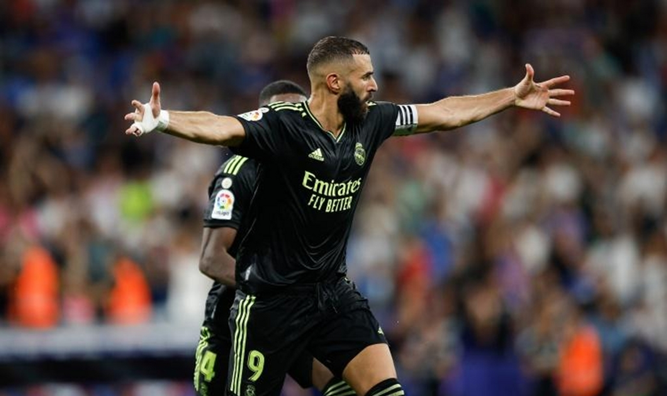  西甲加时末段走向成谜；纽约尼克斯遗憾出局；媒体盛赞；资深球员宣示担当